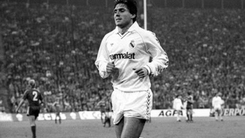 898-carlos-santillana-real-madrid-legend-in-the-70s-80s