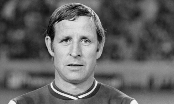 Photo Dédicacée Raymond Kopa (†2017) - Équipe De France 1954/58 - Format 12x8